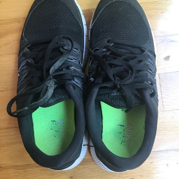 Nike running shoes- womens - Picture 5 of 7